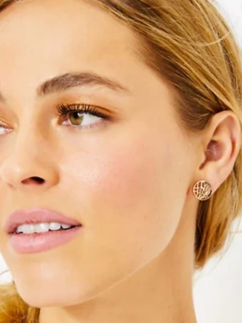 Lilly Pulitzer Logo Earrings in Gold Metallic